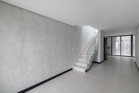 Casa à venda com 100m², 3 quartos e 2 vagas Casa à venda com 100m², 3 quartos e 2 vagasSala e Cozinha