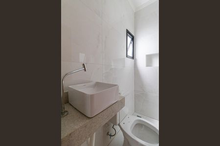 Casa à venda com 100m², 3 quartos e 2 vagas Casa à venda com 100m², 3 quartos e 2 vagasBanheiro Suíte 2