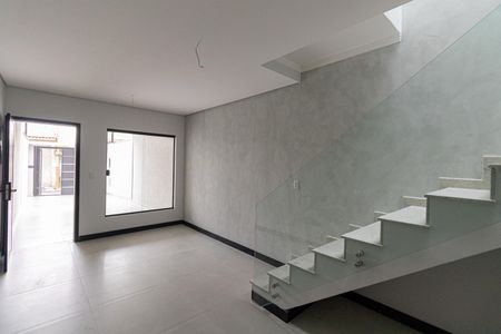 Casa à venda com 100m², 3 quartos e 2 vagas Casa à venda com 100m², 3 quartos e 2 vagasSala/Cozinha