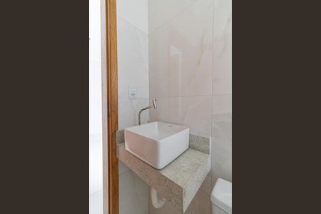 Casa à venda com 100m², 3 quartos e 2 vagas Casa à venda com 100m², 3 quartos e 2 vagasBanheiro Suíte 2