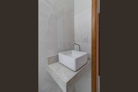 Casa à venda com 100m², 3 quartos e 2 vagas Casa à venda com 100m², 3 quartos e 2 vagasBanheiro Suíte 3