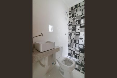 Casa à venda com 100m², 3 quartos e 2 vagas Casa à venda com 100m², 3 quartos e 2 vagasBanheiro Suíte 1