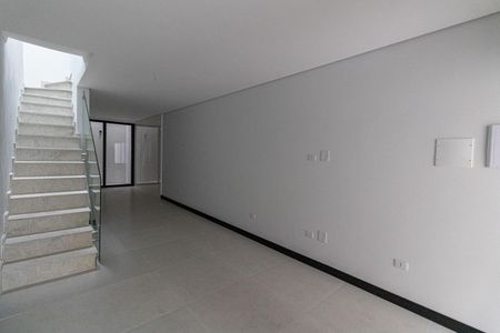 Casa à venda com 100m², 3 quartos e 2 vagas Casa à venda com 100m², 3 quartos e 2 vagasSala/Cozinha