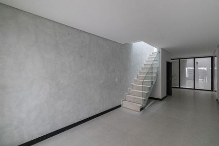 Casa à venda com 100m², 3 quartos e 2 vagas Casa à venda com 100m², 3 quartos e 2 vagasSala/Cozinha