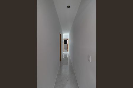 Casa à venda com 100m², 3 quartos e 2 vagas Casa à venda com 100m², 3 quartos e 2 vagasCorredor