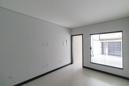Casa à venda com 100m², 3 quartos e 2 vagas Casa à venda com 100m², 3 quartos e 2 vagasSala/Cozinha