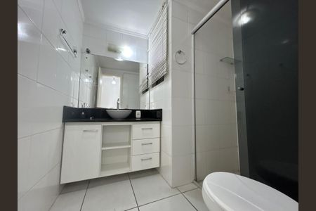 Banheiro de apartamento à venda com 1 quarto, 50m² em Ideal, Porto Alegre