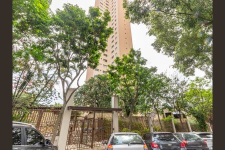 Apartamento à venda com 130m², 3 quartos e 2 vagas Apartamento à venda com 130m², 3 quartos e 2 vagasFachada