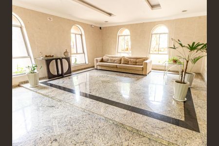 Apartamento à venda com 130m², 3 quartos e 2 vagas Apartamento à venda com 130m², 3 quartos e 2 vagasÁrea comum - Hall