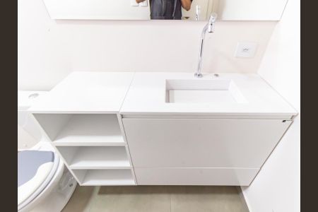 Apartamento à venda com 130m², 3 quartos e 2 vagas Apartamento à venda com 130m², 3 quartos e 2 vagasBanheiro da Suíte