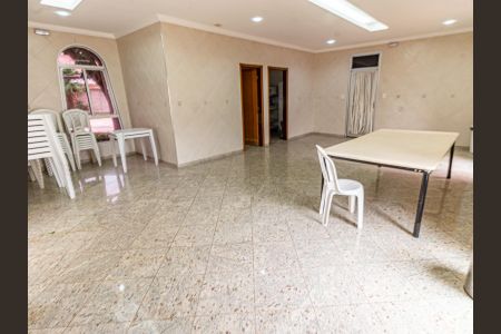 Apartamento à venda com 130m², 3 quartos e 2 vagas Apartamento à venda com 130m², 3 quartos e 2 vagasÁrea comum - Salão de festas