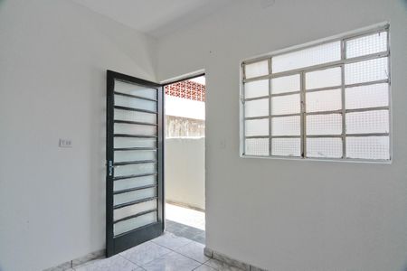 Sala de casa para alugar com 1 quarto, 60m² em Parque Maria Domitila, São Paulo
