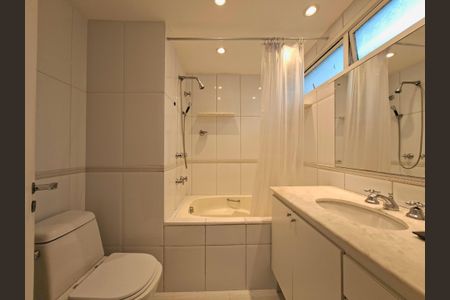 Apartamento para alugar com 120m², 2 quartos e 2 vagasBanheiro da Suíte