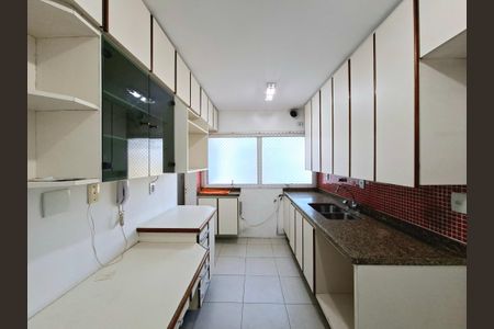Apartamento para alugar com 120m², 2 quartos e 2 vagasCozinha