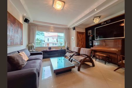 Casa à venda com 135m², 3 quartos e 3 vagas Casa à venda com 135m², 3 quartos e 3 vagasSala