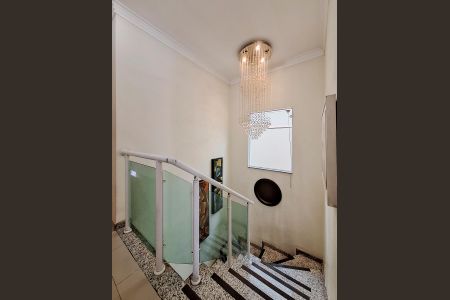 Casa à venda com 135m², 3 quartos e 3 vagas Casa à venda com 135m², 3 quartos e 3 vagasHall