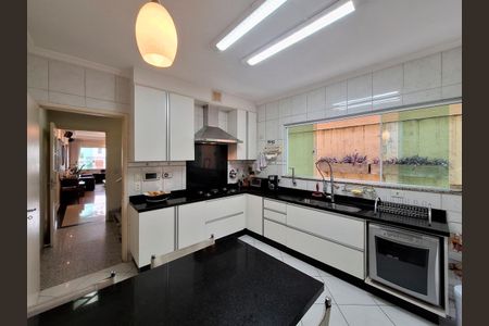 Casa à venda com 135m², 3 quartos e 3 vagas Casa à venda com 135m², 3 quartos e 3 vagasCozinha