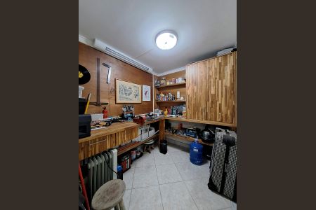 Casa à venda com 135m², 3 quartos e 3 vagas Casa à venda com 135m², 3 quartos e 3 vagasOficina