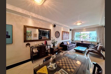 Casa à venda com 135m², 3 quartos e 3 vagas Casa à venda com 135m², 3 quartos e 3 vagasSala