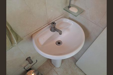 Casa à venda com 135m², 3 quartos e 3 vagas Casa à venda com 135m², 3 quartos e 3 vagasBanheiro Quintal