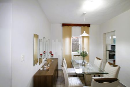 Casa à venda com 219m², 4 quartos e 4 vagasCopa casa 2