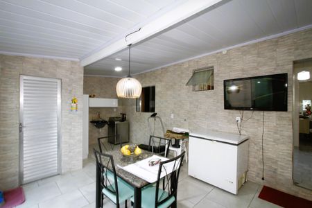 Casa à venda com 219m², 4 quartos e 4 vagasÁrea de Serviço casa 2