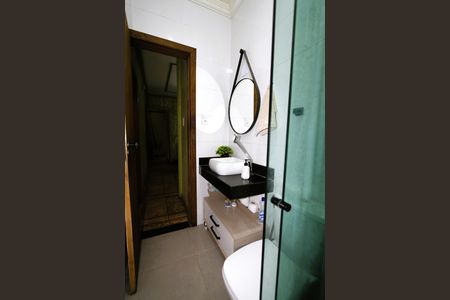 Casa à venda com 219m², 4 quartos e 4 vagasBanheiro 1