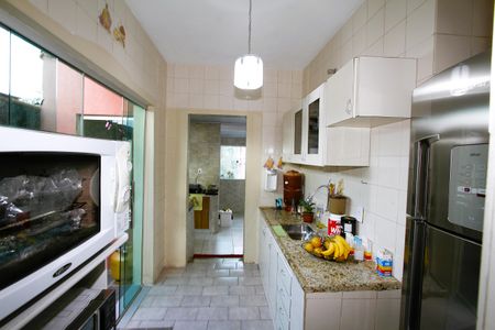 Casa à venda com 219m², 4 quartos e 4 vagasCozinha casa 2