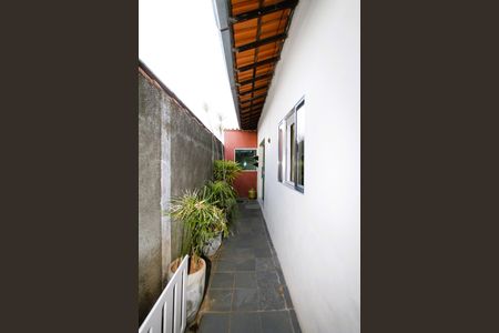 Casa à venda com 219m², 4 quartos e 4 vagasCorredor CASA2