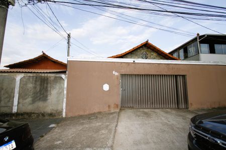 Casa à venda com 219m², 4 quartos e 4 vagascasa 1