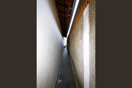 Casa à venda com 219m², 4 quartos e 4 vagasCorredor CASA2