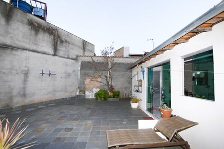 Casa à venda com 219m², 4 quartos e 4 vagasVaranda CASA 2