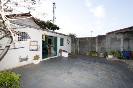 Casa à venda com 219m², 4 quartos e 4 vagasVaranda CASA 2