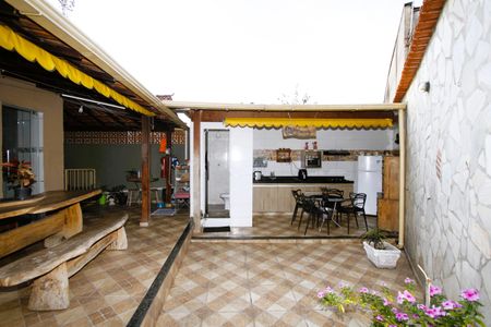 Casa à venda com 219m², 4 quartos e 4 vagasÁrea gourmet