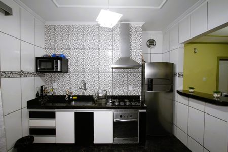 Casa à venda com 219m², 4 quartos e 4 vagasCozinha