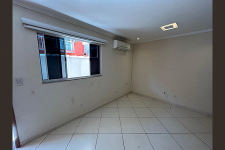 Casa para alugar com 160m², 3 quartos e 2 vagasSala