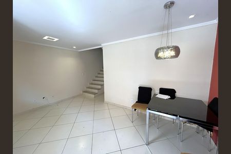 Sala de casa para alugar com 3 quartos, 160m² em Vila Valqueire, Rio de Janeiro