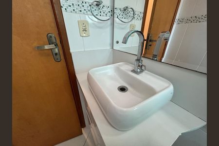 Casa para alugar com 160m², 3 quartos e 2 vagasBanheiro Social