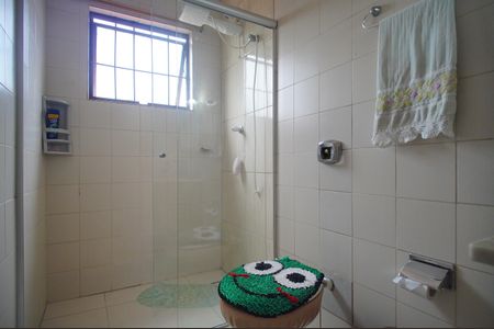 Casa à venda com 135m², 3 quartos e 2 vagasBanheiro