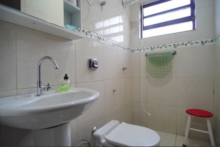 Casa à venda com 135m², 3 quartos e 2 vagasBanheiro de Serviço