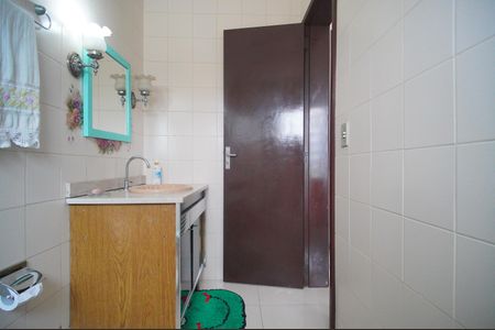 Casa à venda com 135m², 3 quartos e 2 vagasBanheiro