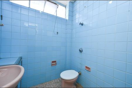 Apartamento à venda com 78m², 2 quartos e 1 vaga Apartamento à venda com 78m², 2 quartos e 1 vagaBanheiro