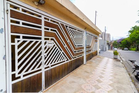 Casa à venda com 250m², 3 quartos e 4 vagasFachada