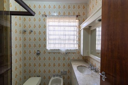 Casa à venda com 250m², 3 quartos e 4 vagasBanheiro Suíte