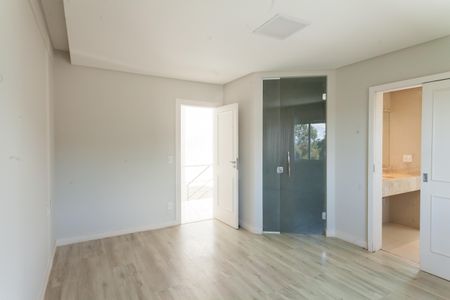 Casa de condomínio para alugar com 470m², 4 quartos e 5 vagassemi suite 2