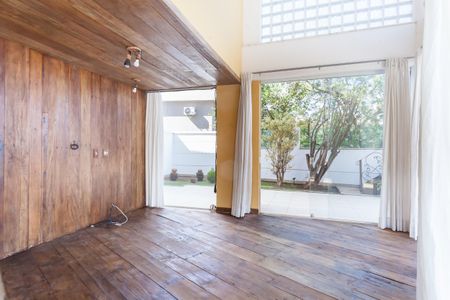 Casa de condomínio para alugar com 470m², 4 quartos e 5 vagasÁrea externa