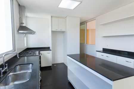 Casa de condomínio para alugar com 470m², 4 quartos e 5 vagasCozinha