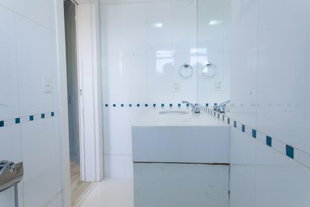 Casa de condomínio para alugar com 470m², 4 quartos e 5 vagasBanheiro suite 1