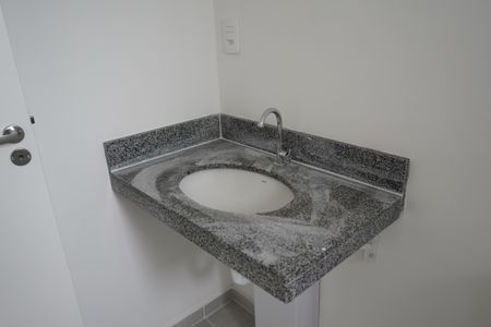 Banheiro de kitnet/studio à venda com 1 quarto, 25m² em Belenzinho, São Paulo