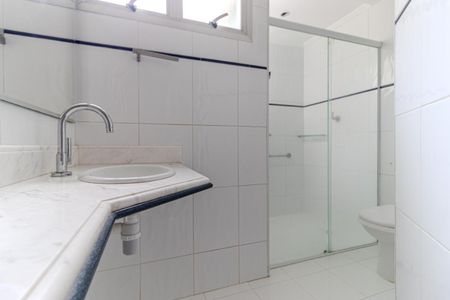 Apartamento à venda com 200m², 3 quartos e 1 vaga Apartamento à venda com 200m², 3 quartos e 1 vagaBanheiro Social